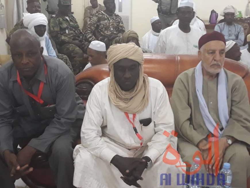 Tchad : tournée provinciale du khalife général de la confrérie Tidjania. © Alwihda Info Tchad : tournée provinciale du khalife général de la confrérie Tidjania. © Alwihda Info