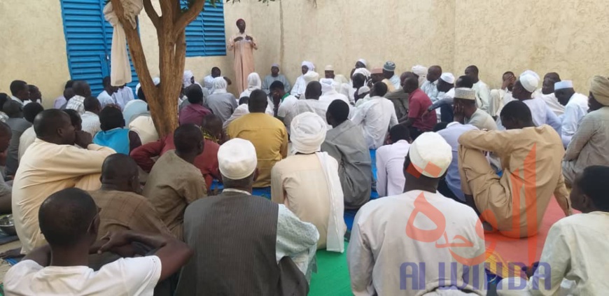 Des membres de la famille Ourada réunis à Abéché le 13 février 2020. © Alwihda Info Des membres de la famille Ourada réunis à Abéché le 13 février 2020. © Alwihda Info