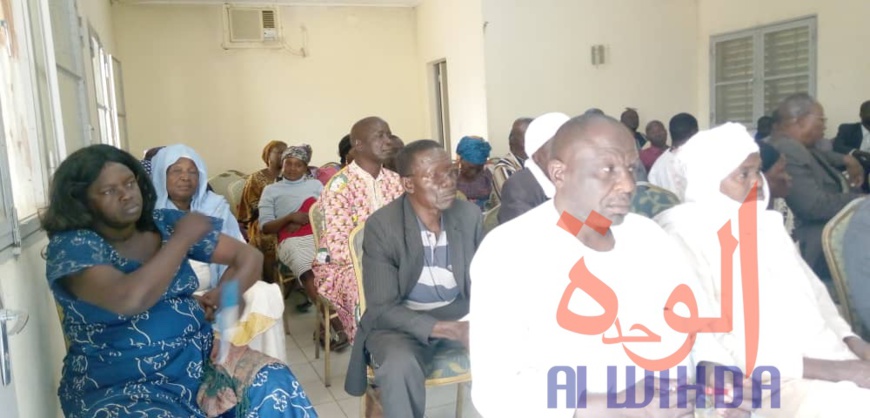 Tchad : à Laï, les comités d'organisation à pied d'oeuvre pour la venue du président. © Éric Guedi/Alwihda Info Tchad : à Laï, les comités d'organisation à pied d'oeuvre pour la venue du président. © Éric Guedi/Alwihda Info