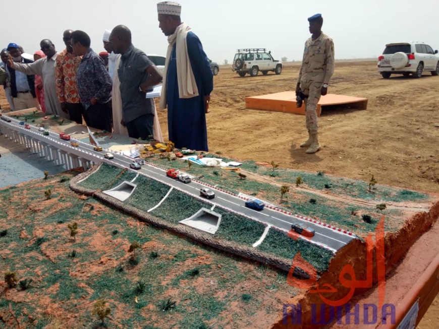 Tchad : découvrez la maquette 3D du futur pont entre Bongor et Yagoua (Cameroun). © Golmen Ali/Alwihda Info Tchad : découvrez la maquette 3D du futur pont entre Bongor et Yagoua (Cameroun). © Golmen Ali/Alwihda Info