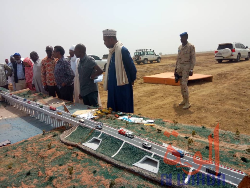 Tchad : découvrez la maquette 3D du futur pont entre Bongor et Yagoua (Cameroun). © Golmen Ali/Alwihda Info Tchad : découvrez la maquette 3D du futur pont entre Bongor et Yagoua (Cameroun). © Golmen Ali/Alwihda Info