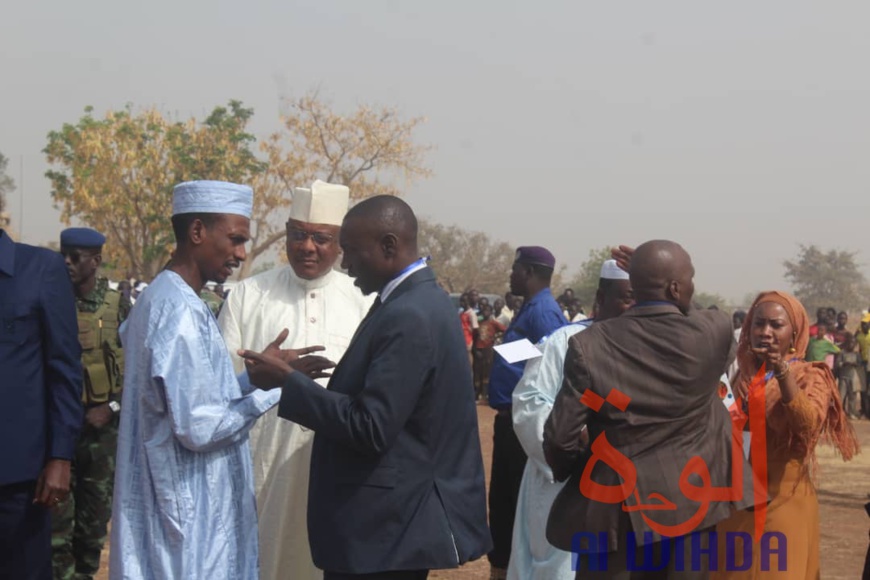 Tchad : le ministre d'Etat Kalzeube Payimi et sa délégation accueillis à Pala. © Malick Mahamat/Alwihda Info Tchad : le ministre d'Etat Kalzeube Payimi et sa délégation accueillis à Pala. © Malick Mahamat/Alwihda Info
