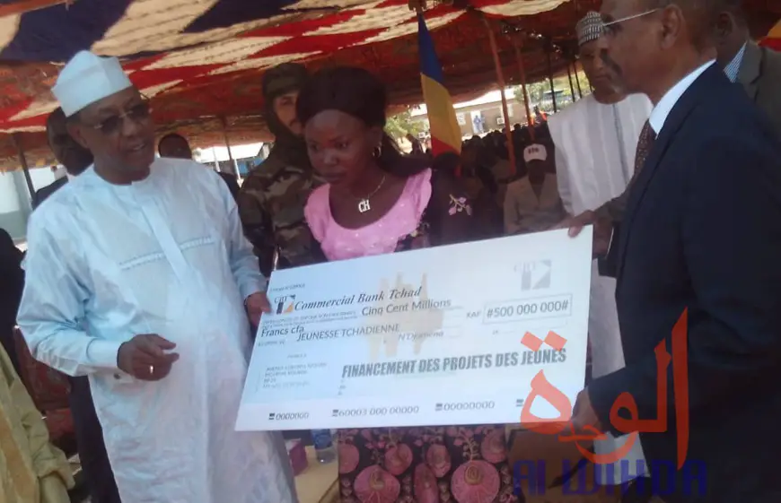 Tchad : à Moundou, un chèque d'un demi milliard FCFA pour la jeunesse. © Alwihda Info