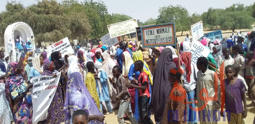Tchad : une marche à Ati pour dénoncer les violences du genre. © Hassan Djidda Hassan/Alwihda Info Tchad : une marche à Ati pour dénoncer les violences du genre. © Hassan Djidda Hassan/Alwihda Info