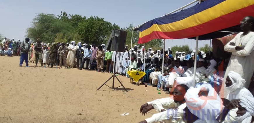 Tchad : au Batha, plaidoyer des autorités pour la scolarisation et contre l'immigration. © Hassan Djidda Hassan/Alwihda Info Tchad : au Batha, plaidoyer des autorités pour la scolarisation et contre l'immigration. © Hassan Djidda Hassan/Alwihda Info