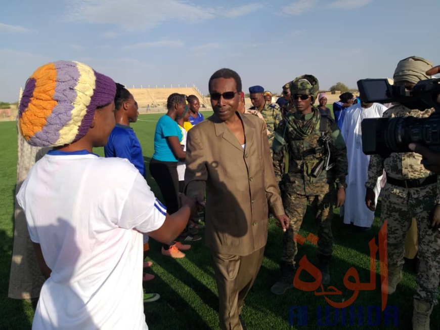 Tchad : la FIFA offre des ballons de foot à la Ligue provinciale du Ouaddaï. © Hamid Mahamat Issa/Alwihda Info Tchad : la FIFA offre des ballons de foot à la Ligue provinciale du Ouaddaï. © Hamid Mahamat Issa/Alwihda Info