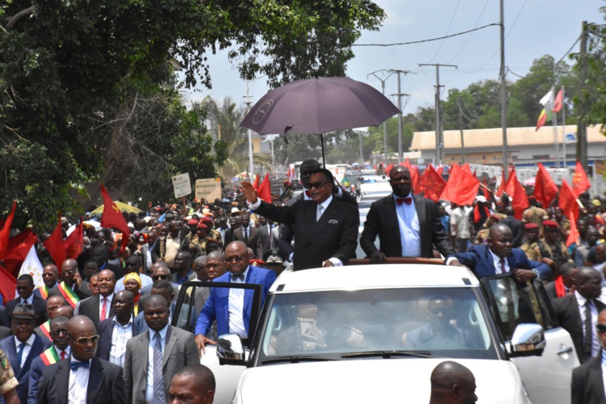 Liesse populaire, après l'inauguration de la route Sembé-Souanké-Tham Liesse populaire, après l'inauguration de la route Sembé-Souanké-Tham