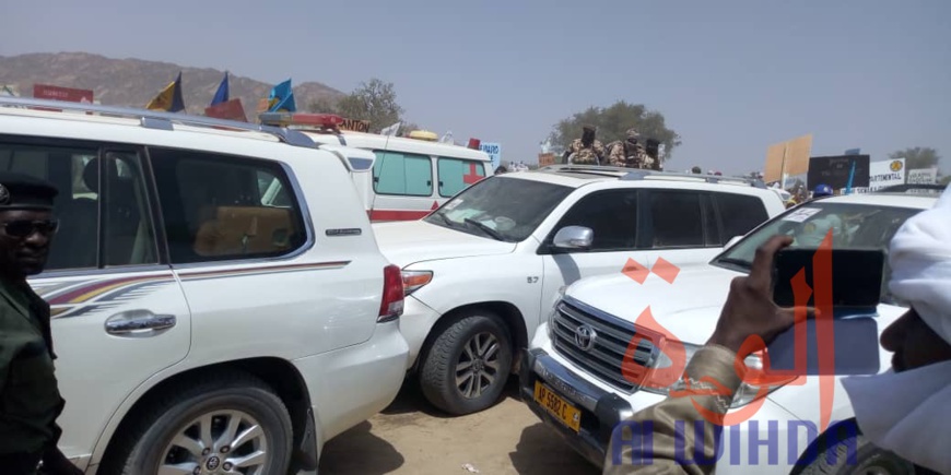 Déby "conduira la politique du Tchad aussi longtemps que Dieu lui donnera la vie" (Zene Bada). © Malick Mahamat Tidjani/Alwihda Info Déby "conduira la politique du Tchad aussi longtemps que Dieu lui donnera la vie" (Zene Bada). © Malick Mahamat Tidjani/Alwihda Info
