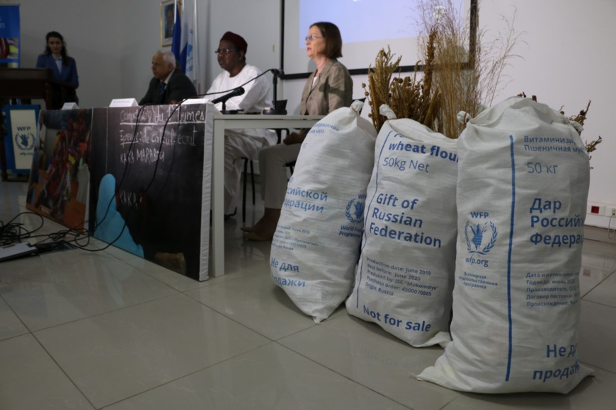 Tchad : la Russie offre une généreuse contribution au PAM pour appuyer une alimentation scolaire durable. © WFP/Maria Gallar Tchad : la Russie offre une généreuse contribution au PAM pour appuyer une alimentation scolaire durable. © WFP/Maria Gallar