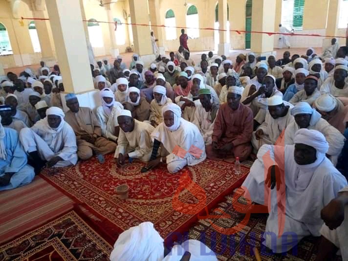 Tchad : 30 ans du MPS, une lecture du Coran à la mosquée de Mongo. © Béchir Badjoury/Alwihda Info Tchad : 30 ans du MPS, une lecture du Coran à la mosquée de Mongo. © Béchir Badjoury/Alwihda Info