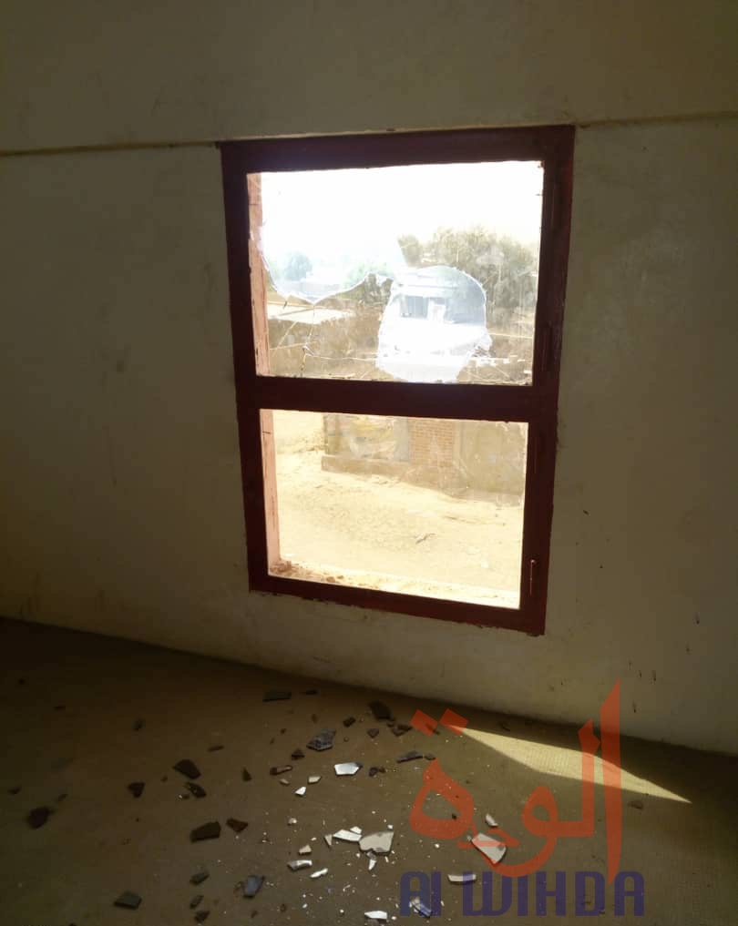 Tchad : un établissement saccagé par des manifestants à N'Djamena. © Kelvin Mendig-lembaye/Alwihda Info Tchad : un établissement saccagé par des manifestants à N'Djamena. © Kelvin Mendig-lembaye/Alwihda Info