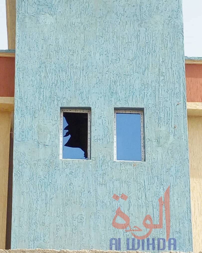 Tchad : un établissement saccagé par des manifestants à N'Djamena. © Kelvin Mendig-lembaye/Alwihda Info Tchad : un établissement saccagé par des manifestants à N'Djamena. © Kelvin Mendig-lembaye/Alwihda Info