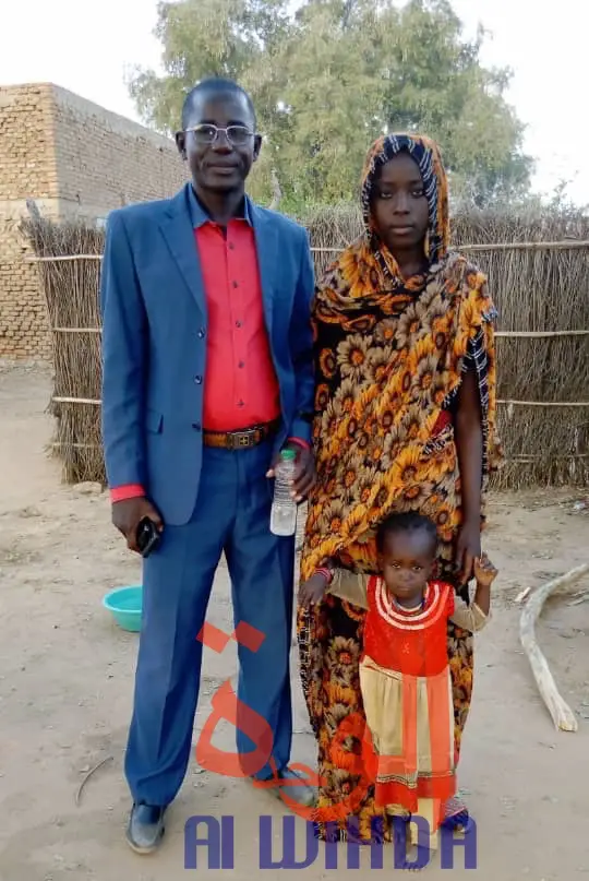La jeune Oda Grace, son papa Abdou Goukina et sa fille. © Mahamat Issa Gadaya/Alwihda Info