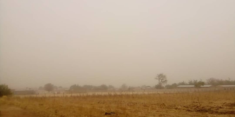 Tchad : brume de poussière et visibilité très réduite à Pala. Crédits : Foka Mapagne/Alwihda Info