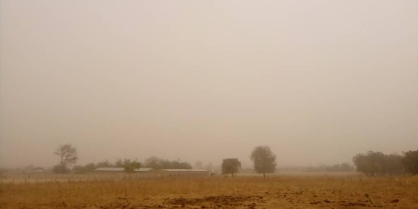 Tchad : brume de poussière et visibilité très réduite à Pala. Crédits : Foka Mapagne/Alwihda Info Tchad : brume de poussière et visibilité très réduite à Pala. Crédits : Foka Mapagne/Alwihda Info
