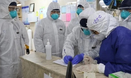 A volunteer medical team sent to Iran by the Red Cross Society of China visits a hospital for investigation. Photo: Courtesy of the Red Cross Society of China