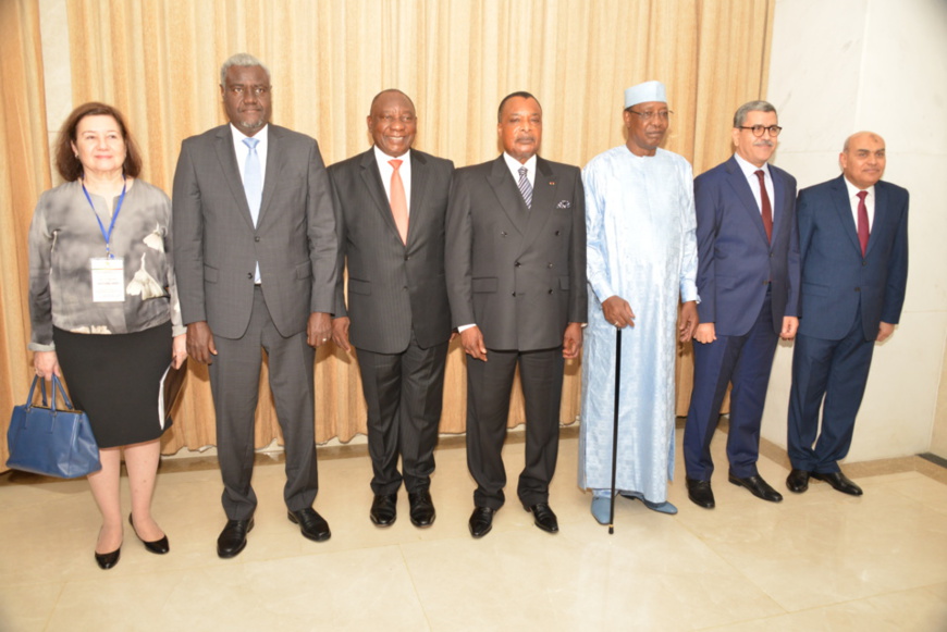 Le groupe de contact présent à Oyo. Le groupe de contact présent à Oyo.