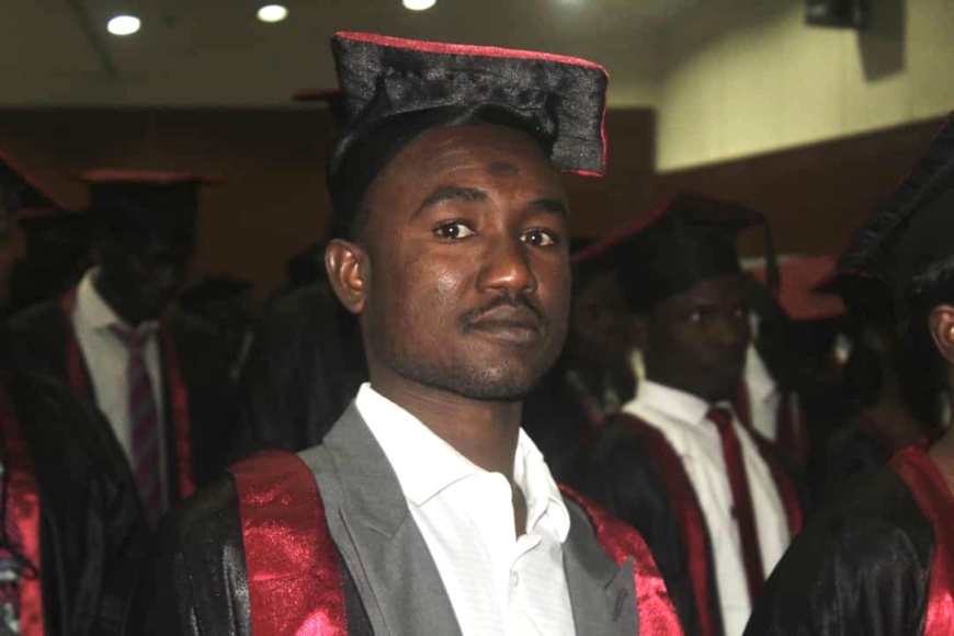 Tchad : parchemin de fin d'études pour la promotion universitaire Nadji Madou Tchad : parchemin de fin d'études pour la promotion universitaire Nadji Madou