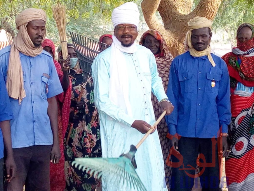 Tchad : un coup de balai dans la ville d'Ati. © Hassan Djidda/Alwihda Info Tchad : un coup de balai dans la ville d'Ati. © Hassan Djidda/Alwihda Info