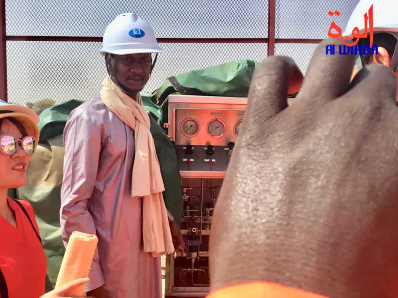 Le directeur sortant de la SHT, Seid Idriss Déby, Lors d'une visite des installations de la raffinerie de Rig-Rig, au Tchad, le 20 octobre 2019. © Djime Wiche/Alwihda Info