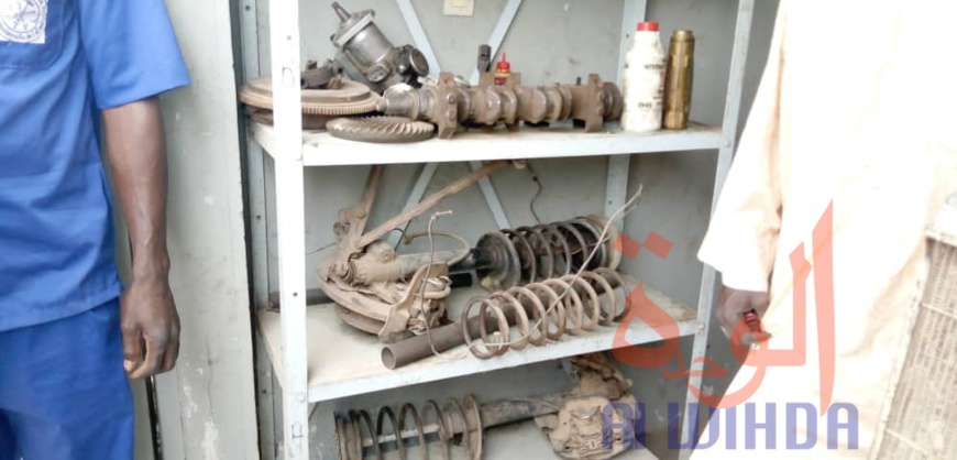 Tchad : le gouverneur de Laï en tournée dans les établissements. © Éric Guedi/Alwihda Info Tchad : le gouverneur de Laï en tournée dans les établissements. © Éric Guedi/Alwihda Info