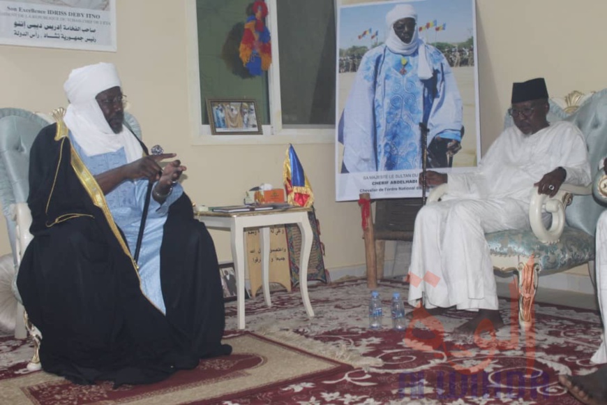 Tchad : la délégation de Ahmat Bachir à Abéché pour l'intronisation du sultan du Ouaddaï. © Alwihda Info