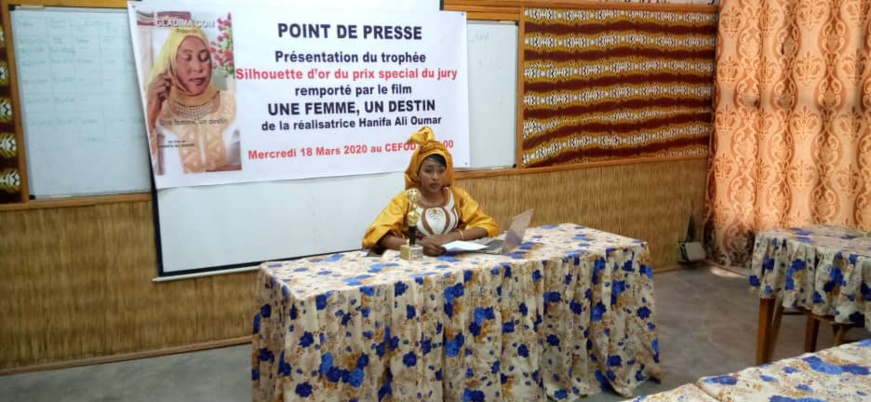 Cinéma : Hanifa Ali Oumar honore le Tchad en remportant un prix. © Kelvin Mendig-lembaye/Alwihda Info Cinéma : Hanifa Ali Oumar honore le Tchad en remportant un prix. © Kelvin Mendig-lembaye/Alwihda Info