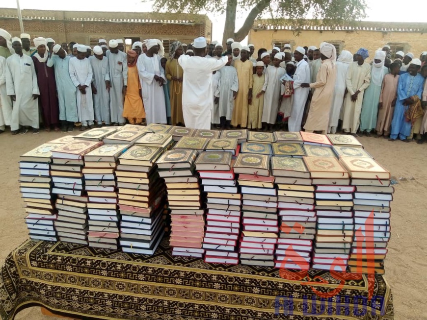 Tchad : des milliers de livres du Coran offerts à l'Est