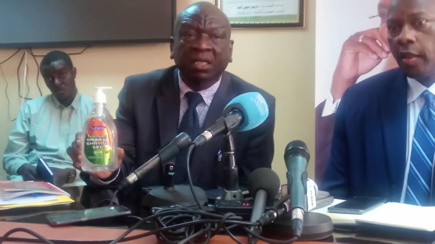 Tchad - Coronavirus : des faux gels pour les mains vendus. © Abakar Chérif Hamid/Alwihda Info Tchad - Coronavirus : des faux gels pour les mains vendus. © Abakar Chérif Hamid/Alwihda Info