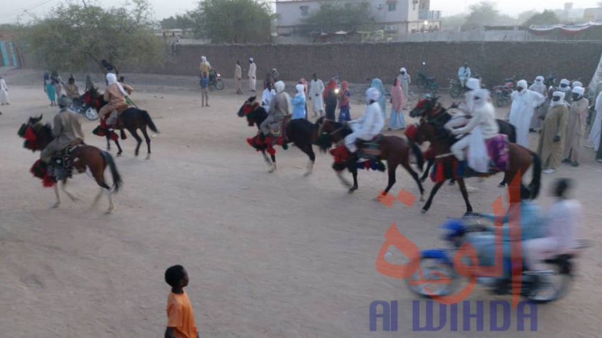 Tchad : la mobilisation ne faiblit pas à Abéché, à la veille de l'intronisation. © Alwihda Info Tchad : la mobilisation ne faiblit pas à Abéché, à la veille de l'intronisation. © Alwihda Info