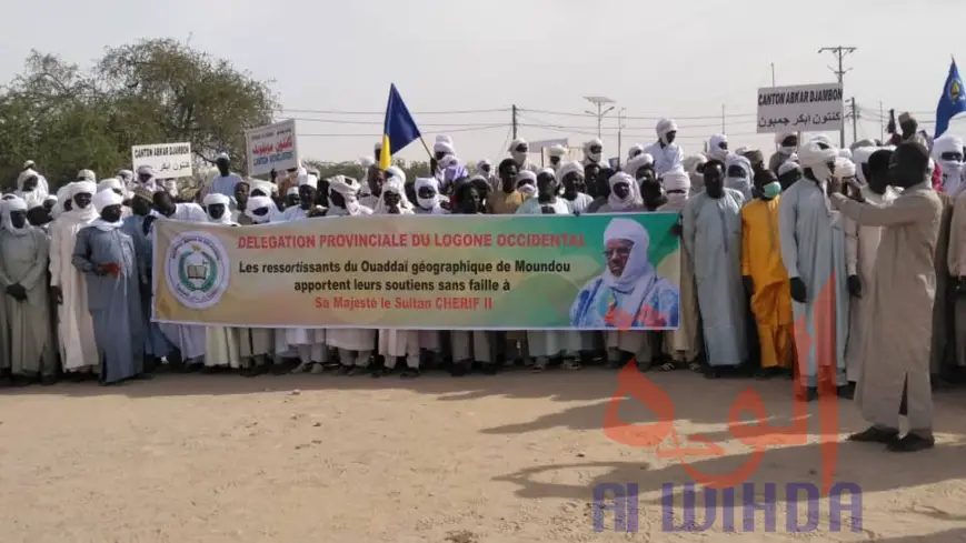 Tchad : à Abéché, la place de l'Indépendance se remplie pour l'intronisation. © Malick Mahamat/Alwihda Info