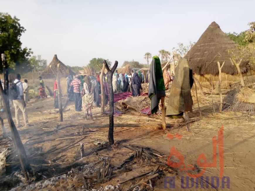 Tchad : une maison ravagée par les flammes à Goz Beida. ©Mahamat Issa Gadaya/Alwihda Info Tchad : une maison ravagée par les flammes à Goz Beida. ©Mahamat Issa Gadaya/Alwihda Info