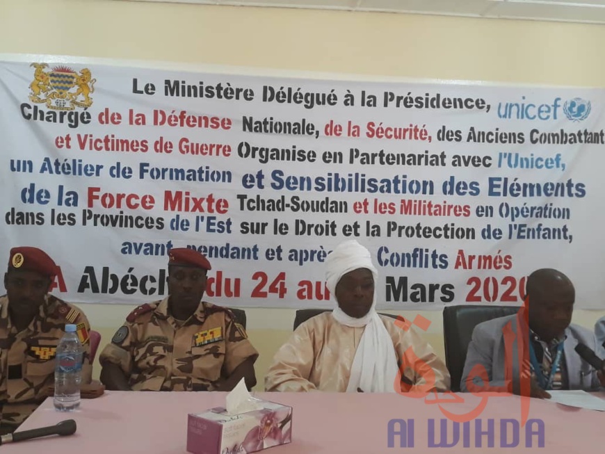 Tchad : les militaires se forment sur les droits et la protection de l'enfant. © Alwihda Info Tchad : les militaires se forment sur les droits et la protection de l'enfant. © Alwihda Info