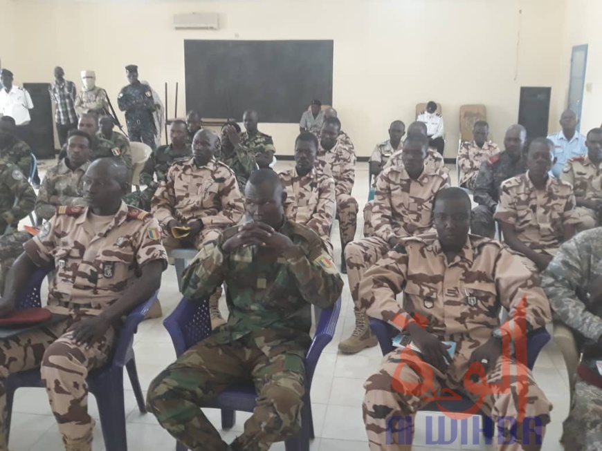 Tchad : les militaires se forment sur les droits et la protection de l'enfant. © Alwihda Info Tchad : les militaires se forment sur les droits et la protection de l'enfant. © Alwihda Info