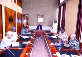 Une rencontre de la cellule de veille et de sécurité sanitaire à la Présidence, le 25 mars 2020. © PR Une rencontre de la cellule de veille et de sécurité sanitaire à la Présidence, le 25 mars 2020. © PR