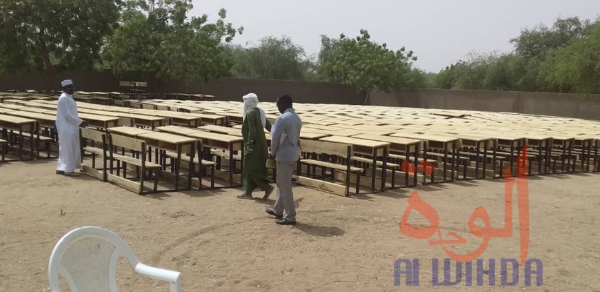 Tchad : 1000 tables-bancs pour renforcer les écoles défavorisées du Batha. © Hassan Djidda Hassan/Alwihda Info Tchad : 1000 tables-bancs pour renforcer les écoles défavorisées du Batha. © Hassan Djidda Hassan/Alwihda Info