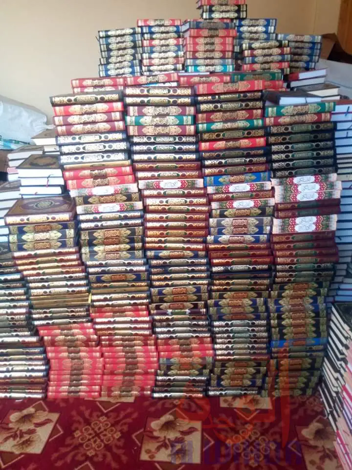 Tchad : une fondation malaisienne offre 400 livres du Coran à l'Est. © DR/OHDSS
