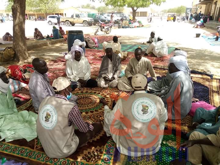 Tchad - Covid-19 : des habitudes qui changent pour les citoyens. © Alwihda Info Tchad - Covid-19 : des habitudes qui changent pour les citoyens. © Alwihda Info