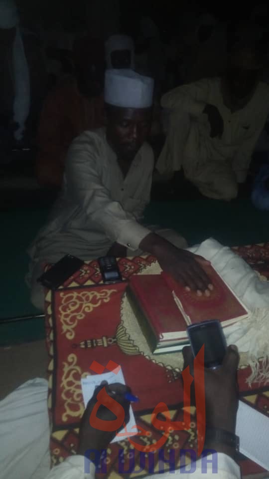 Tchad : au Sila, un serment sur le Coran après des soupçons liés à la récente tuerie. © Mahamat Issa Gadaya/Alwihda Info Tchad : au Sila, un serment sur le Coran après des soupçons liés à la récente tuerie. © Mahamat Issa Gadaya/Alwihda Info