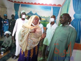 Tchad / Covid-19 : descente du gouverneur de Hadjer Lamis au marché de Massakory Tchad / Covid-19 : descente du gouverneur de Hadjer Lamis au marché de Massakory