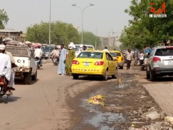 Tchad / Covid-19 : les taximan craignent le pire pour leurs affaires. © Kelvin Mendig-lembaye/Alwihda Info Tchad / Covid-19 : les taximan craignent le pire pour leurs affaires. © Kelvin Mendig-lembaye/Alwihda Info