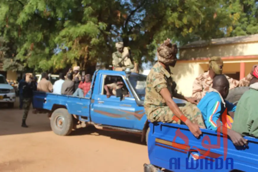 Des gendarmes escortent des détenus au Sud du Tchad. Illustration. © Golmen Ali/Alwihda Info