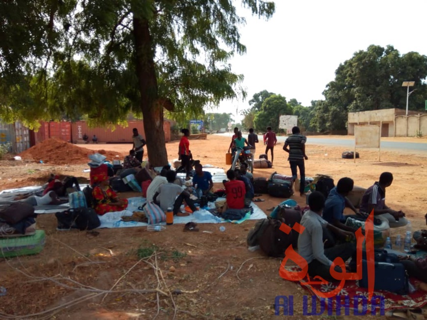 Tchad - Covid-19 : déconfinés de Koutéré, ils se retrouvent à la rue et stigmatisés. © Golmen Ali/Alwihda Info Tchad - Covid-19 : déconfinés de Koutéré, ils se retrouvent à la rue et stigmatisés. © Golmen Ali/Alwihda Info