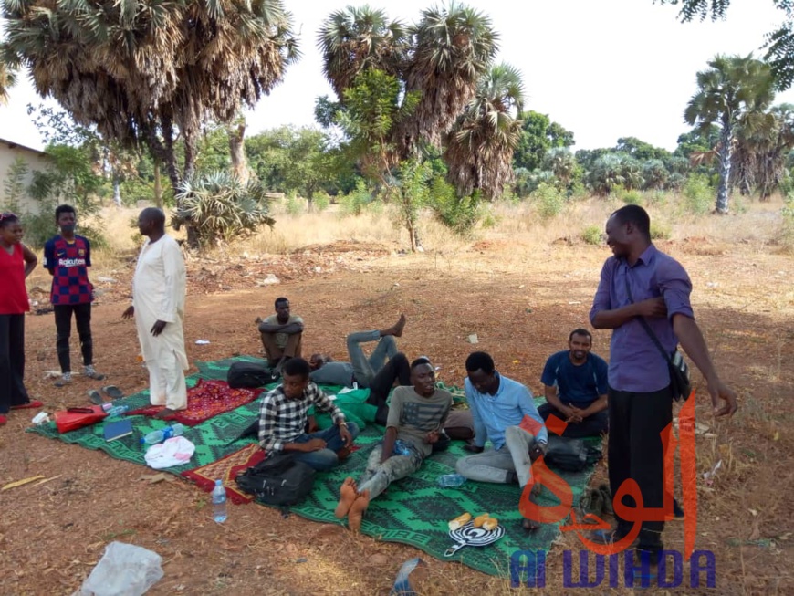 Tchad - Covid-19 : déconfinés de Koutéré, ils se retrouvent à la rue et stigmatisés. © Golmen Ali/Alwihda Info Tchad - Covid-19 : déconfinés de Koutéré, ils se retrouvent à la rue et stigmatisés. © Golmen Ali/Alwihda Info