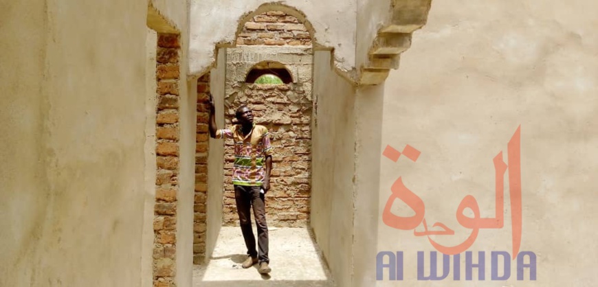 Tchad : à Laï, la population construit un siège pour la mairie. © Éric Guedi/Alwihda Info Tchad : à Laï, la population construit un siège pour la mairie. © Éric Guedi/Alwihda Info