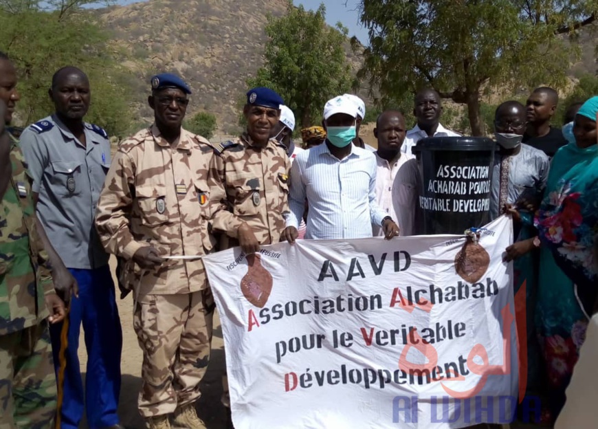 Tchad - Covid-19 : à Mongo, le milieu associatif joue son rôle de sensibilisation. © Béchir Badjoury/Alwihda Info Tchad - Covid-19 : à Mongo, le milieu associatif joue son rôle de sensibilisation. © Béchir Badjoury/Alwihda Info