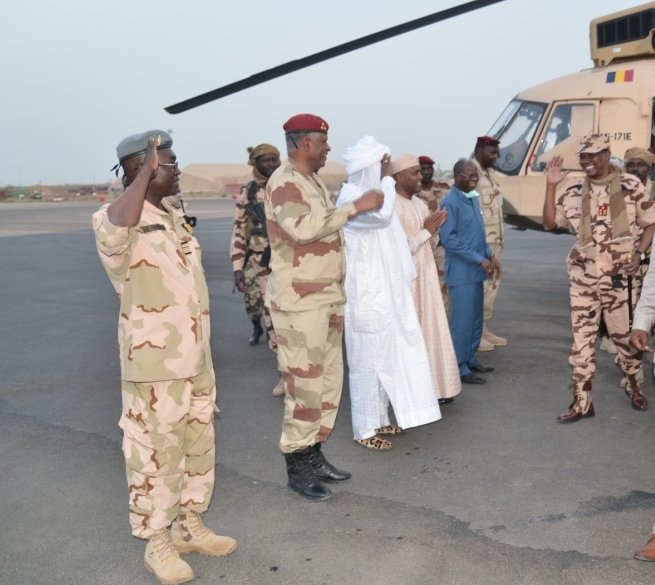 Tchad : Idriss Déby de retour à N'Djamena après 17 jours au Lac. © PR