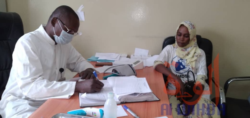 Tchad : des femmes donnent leur sang pour les soldats blessés. © Djibrine Haïdar/Alwihda Info Tchad : des femmes donnent leur sang pour les soldats blessés. © Djibrine Haïdar/Alwihda Info