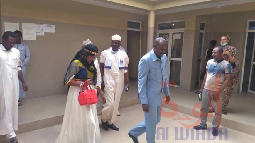 Tchad : le parti PPCD mobilise ses membres pour un don de sang aux soldats. © Malick Mahamat Tidjani/Alwihda Info Tchad : le parti PPCD mobilise ses membres pour un don de sang aux soldats. © Malick Mahamat Tidjani/Alwihda Info