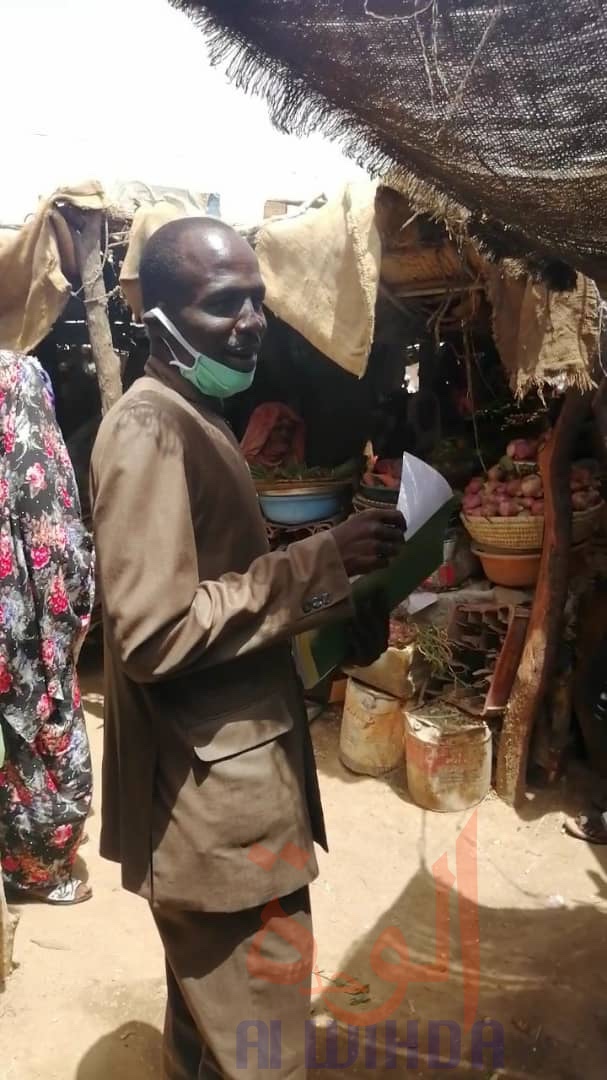 Tchad - Covid-19 : des centaines de brochures distribuées à Abéché. © Abba Issa/Alwihda Tchad - Covid-19 : des centaines de brochures distribuées à Abéché. © Abba Issa/Alwihda